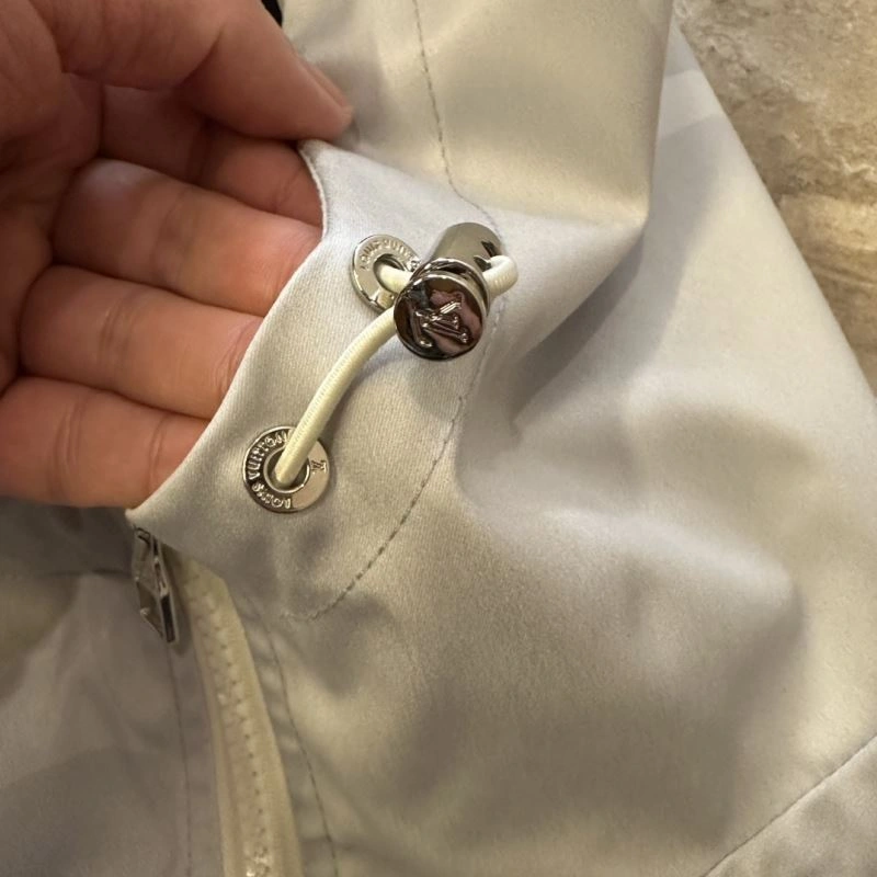 Premium Louis Vuitton Outwear 139063
