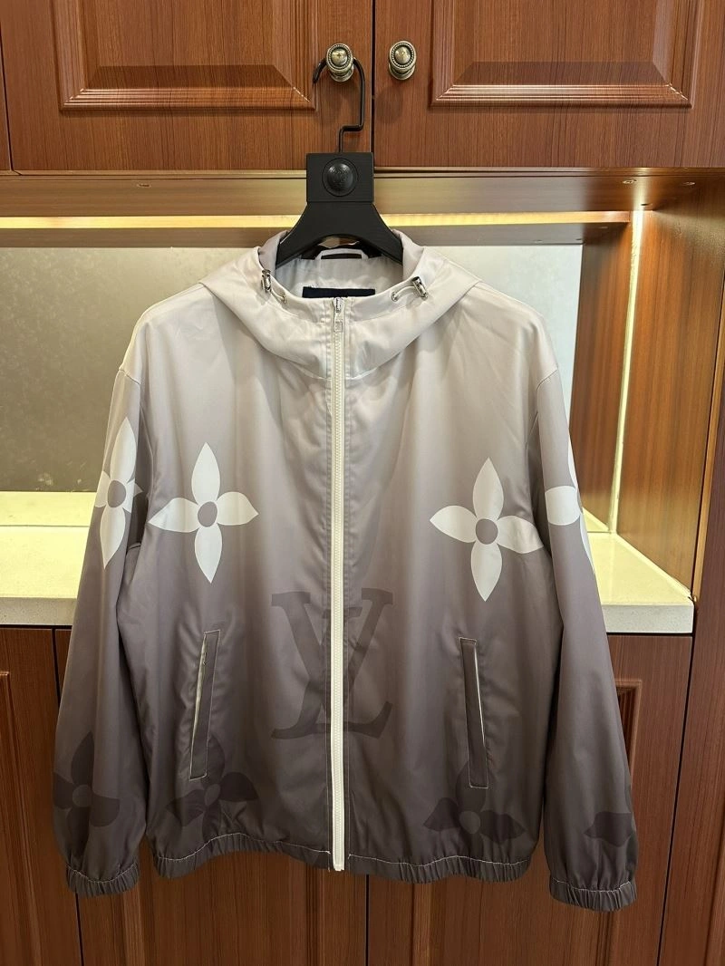 Sleek Louis Vuitton Outwear 139061