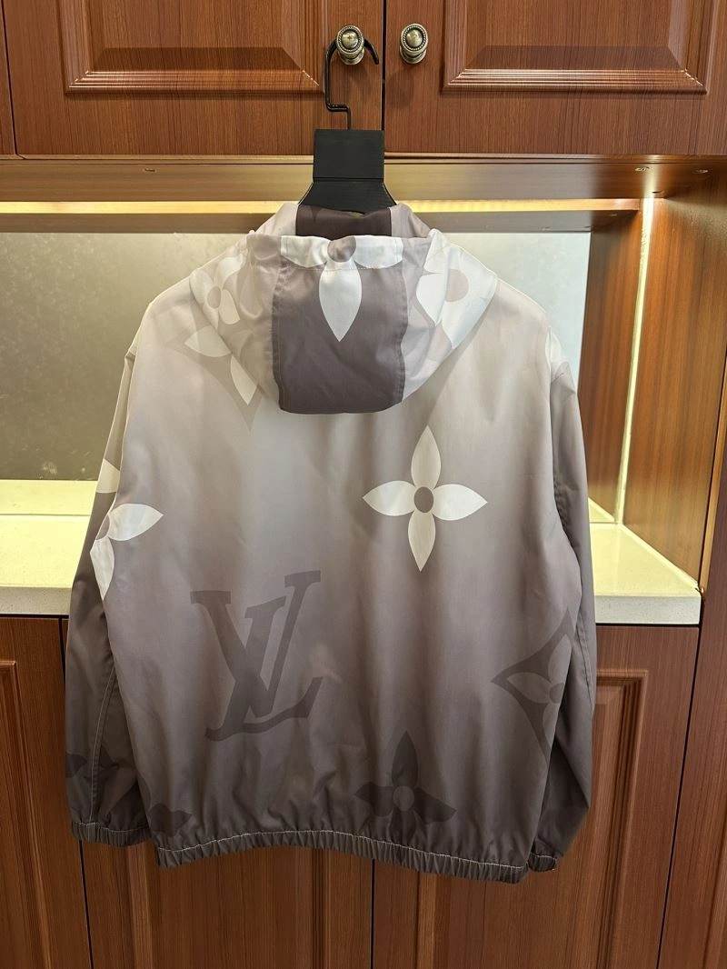 Sleek Louis Vuitton Outwear 139061