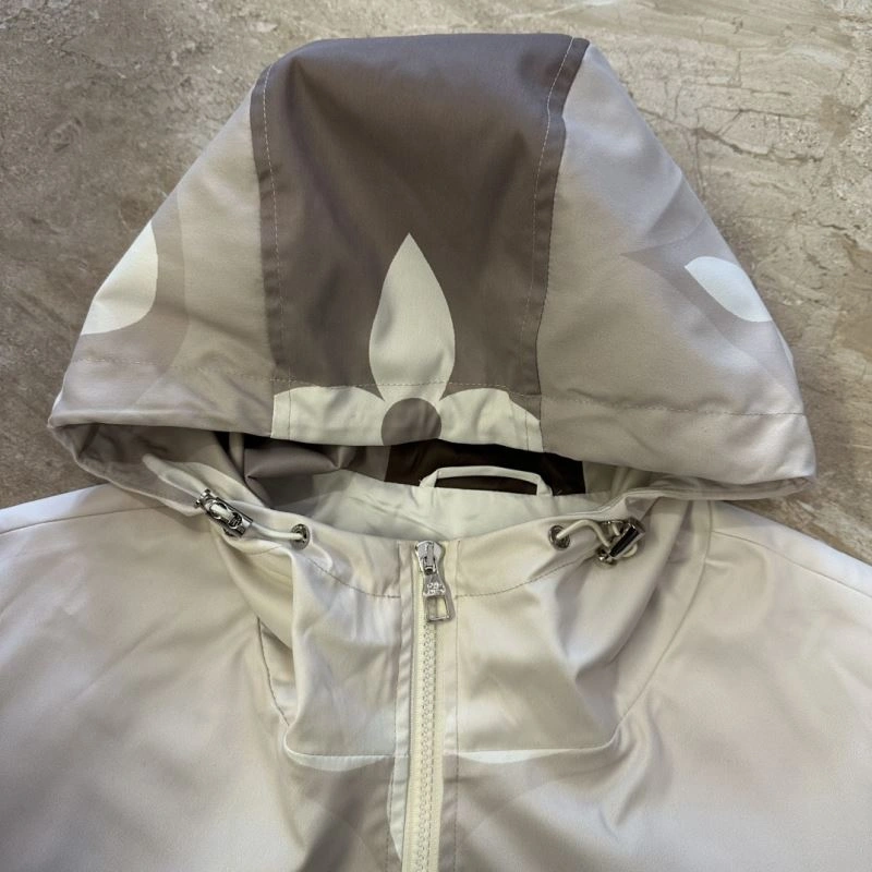 Sleek Louis Vuitton Outwear 139061