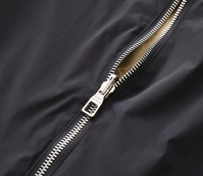 TechFriendly Louis Vuitton Outwear 139041