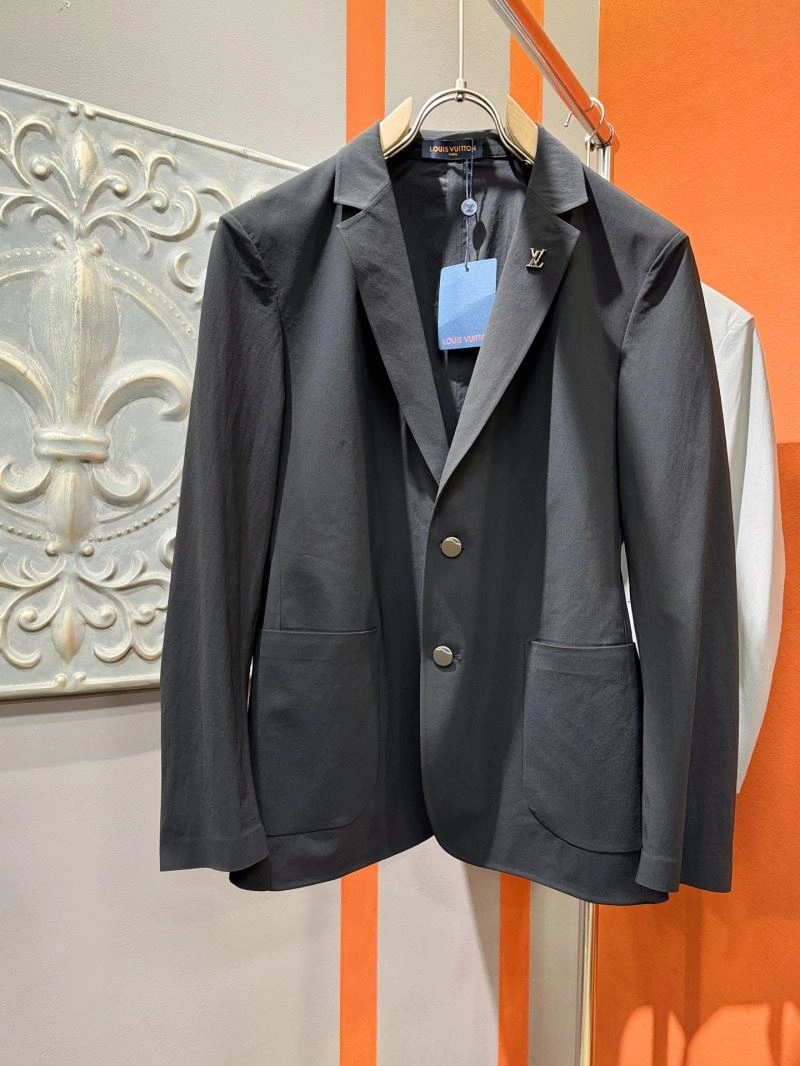 Modern Louis Vuitton Outwear 137773