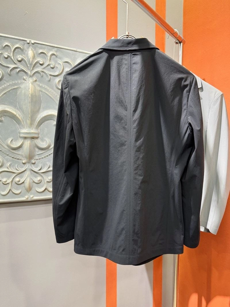 Modern Louis Vuitton Outwear 137773