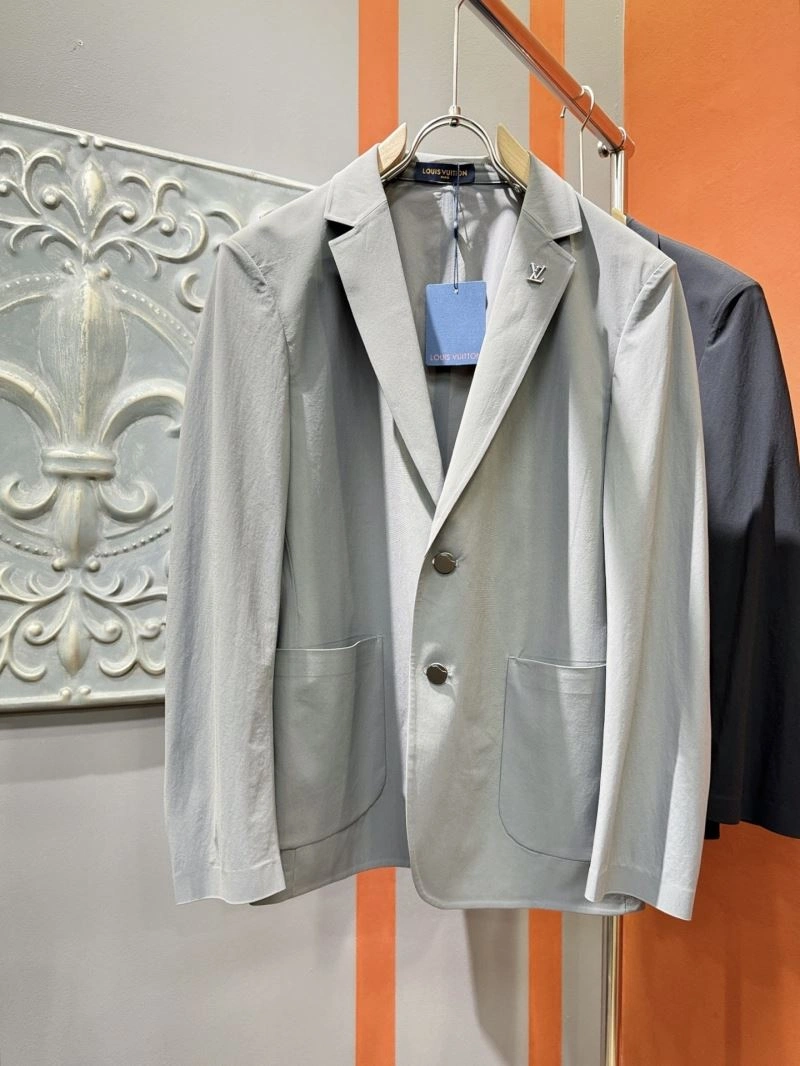 Lightweight Louis Vuitton Outwear 137777