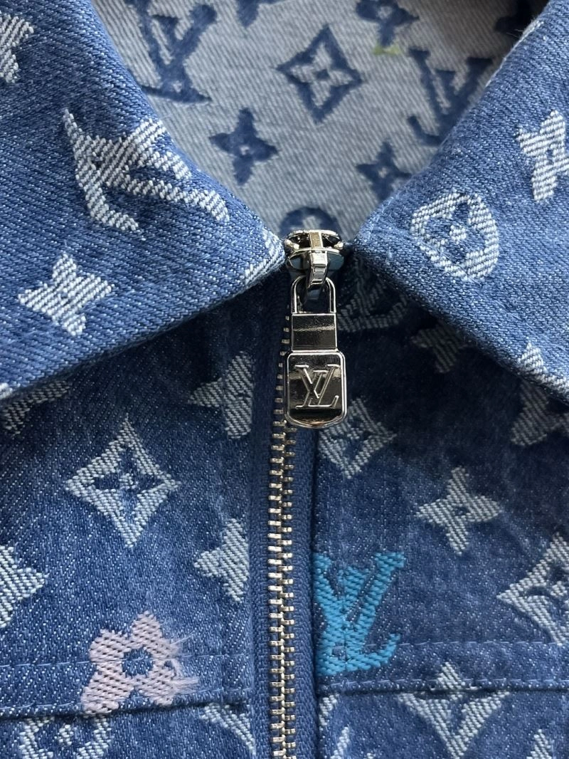 SmoothTexture Louis Vuitton Outwear 137764