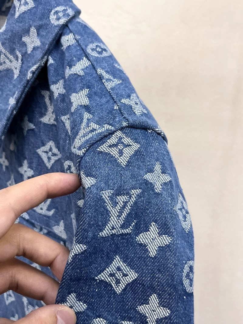 SmoothTexture Louis Vuitton Outwear 137764