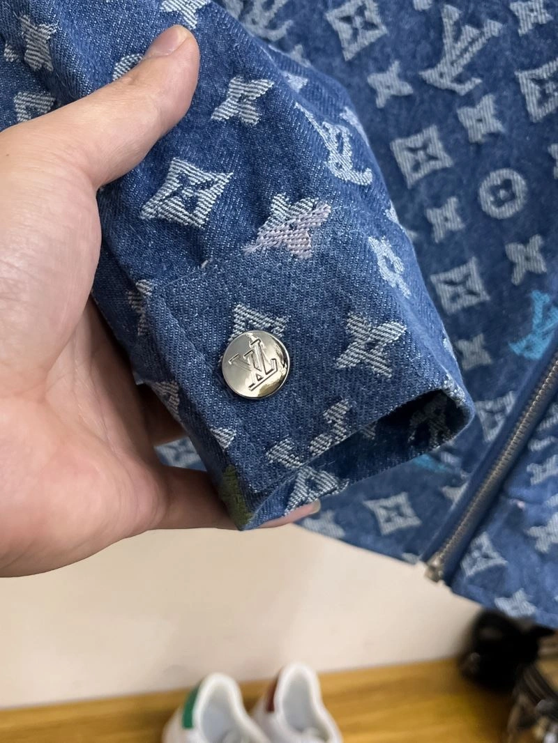 SmoothTexture Louis Vuitton Outwear 137764