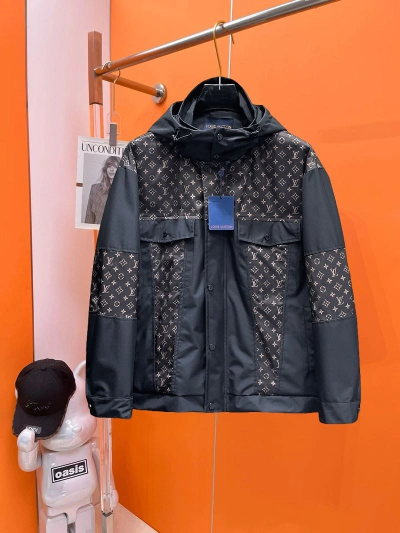 Flexible Louis Vuitton Outwear 137765