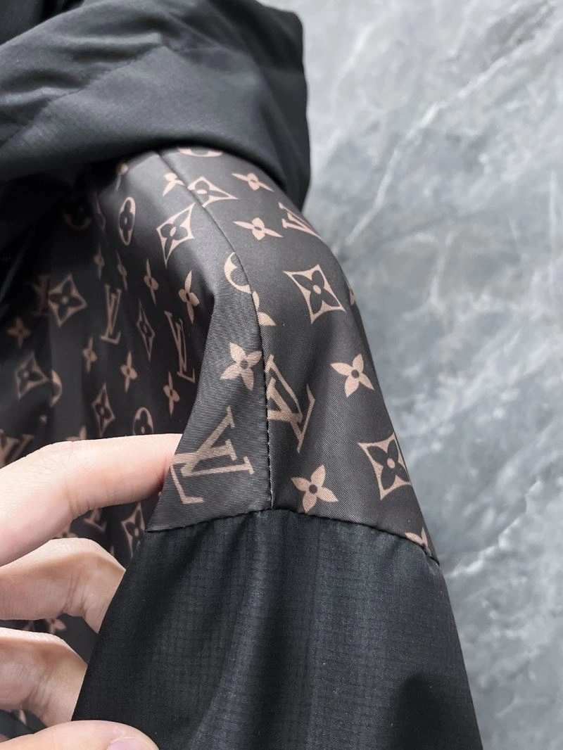 Flexible Louis Vuitton Outwear 137765