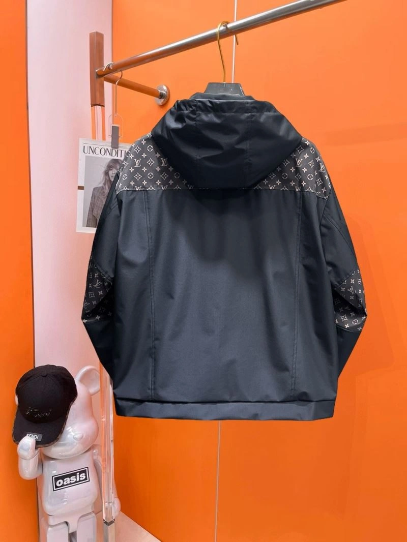 Flexible Louis Vuitton Outwear 137765