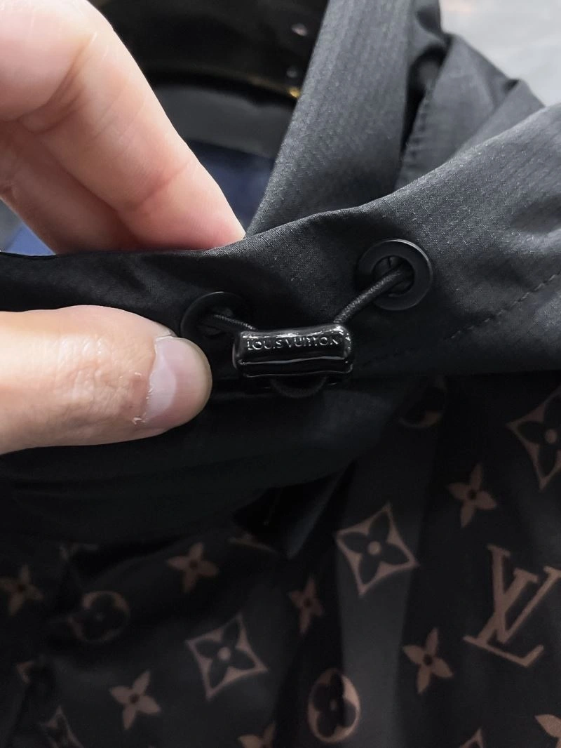 Flexible Louis Vuitton Outwear 137765