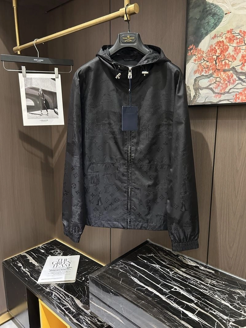 Classic Louis Vuitton Outwear 137763