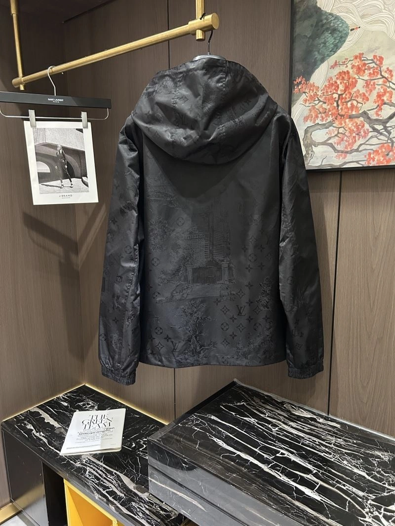 Classic Louis Vuitton Outwear 137763