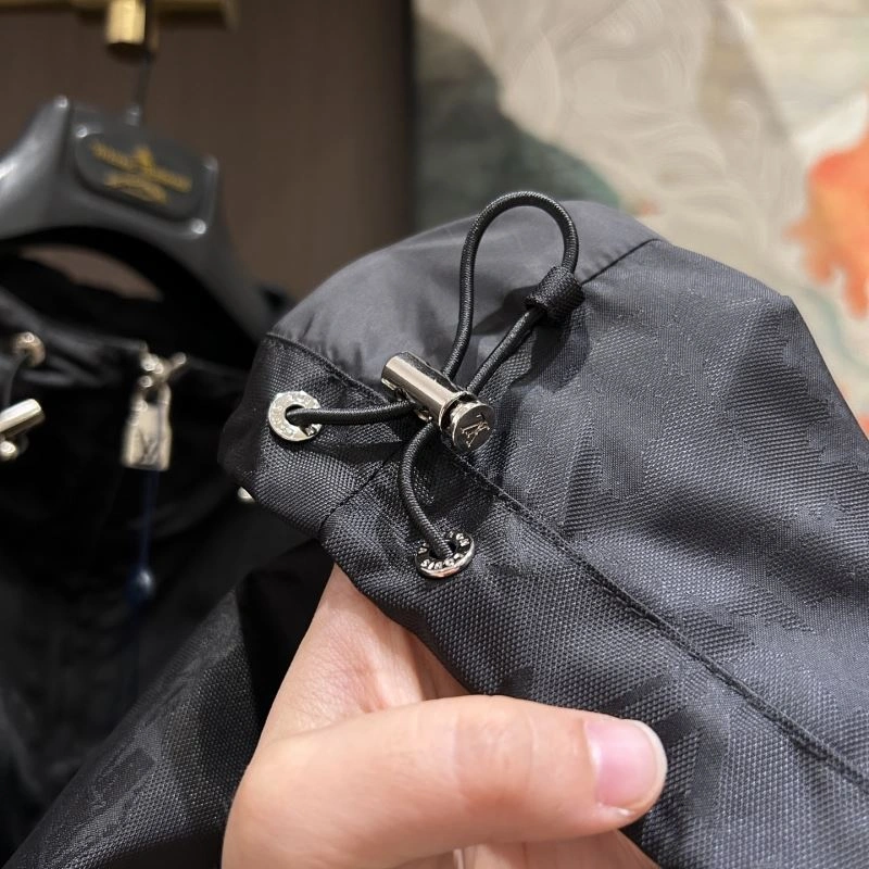 Classic Louis Vuitton Outwear 137763