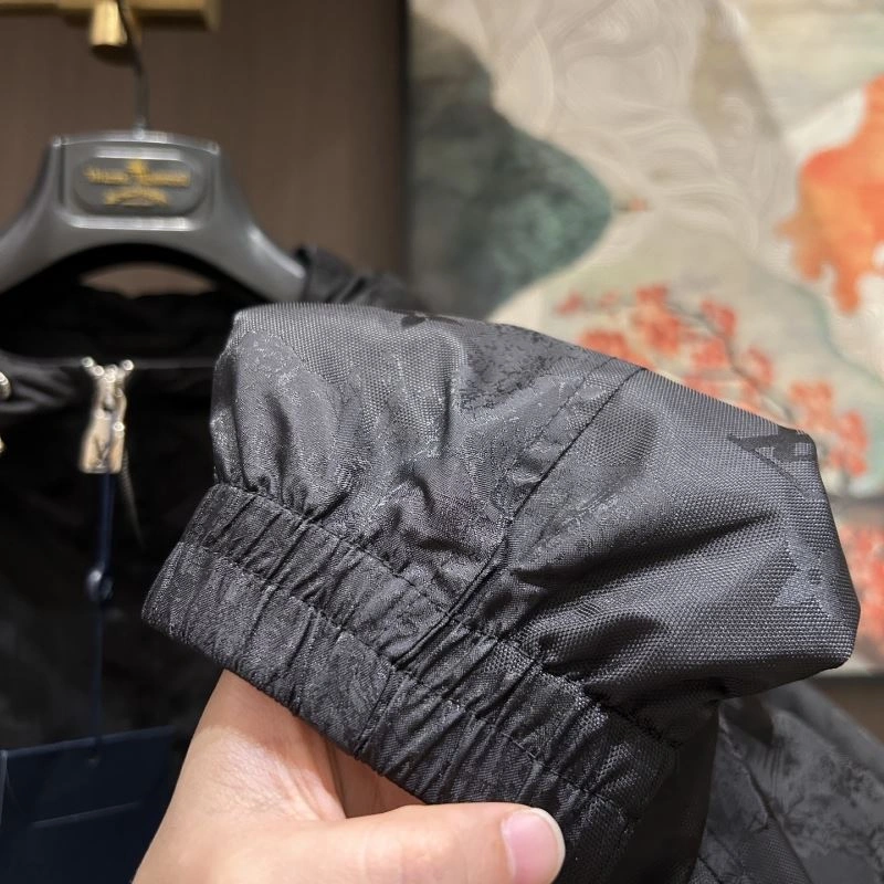 Classic Louis Vuitton Outwear 137763