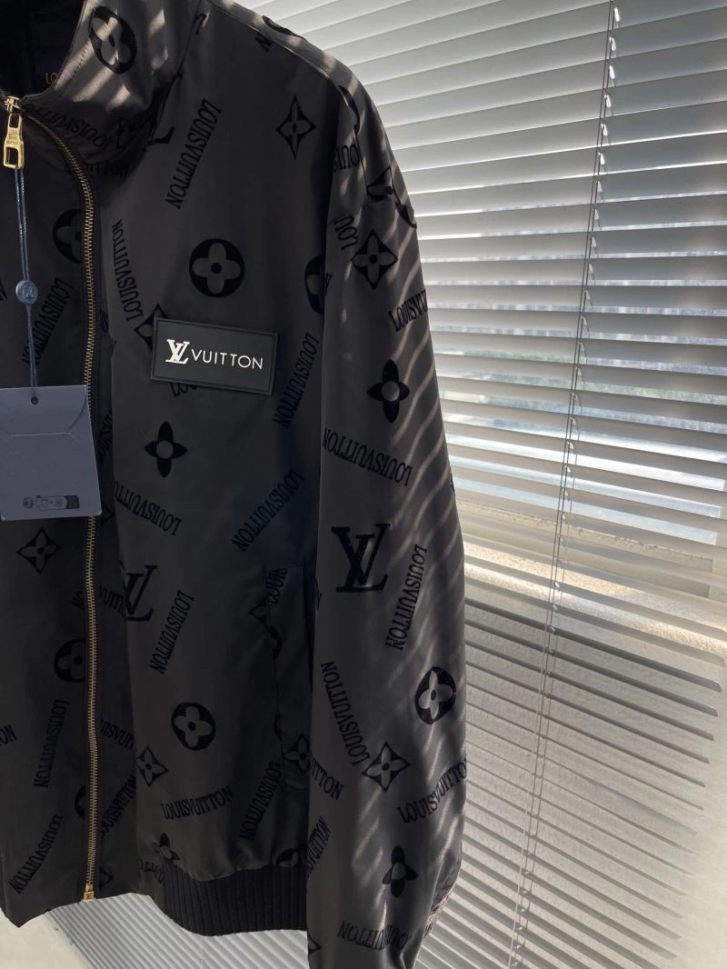 Soft Louis Vuitton Outwear 137760