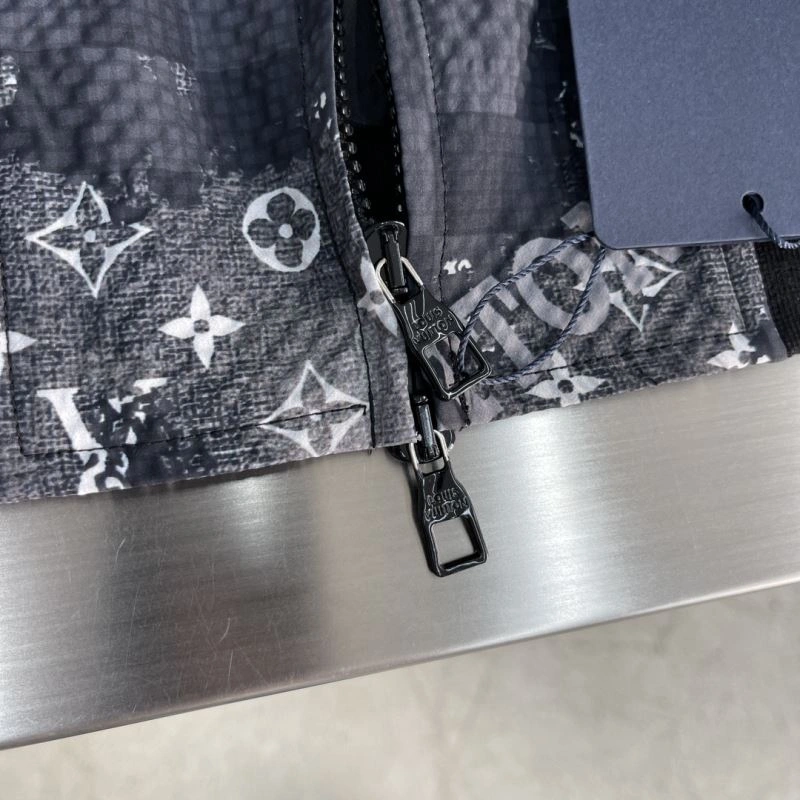 Flexible Louis Vuitton Outwear 137757