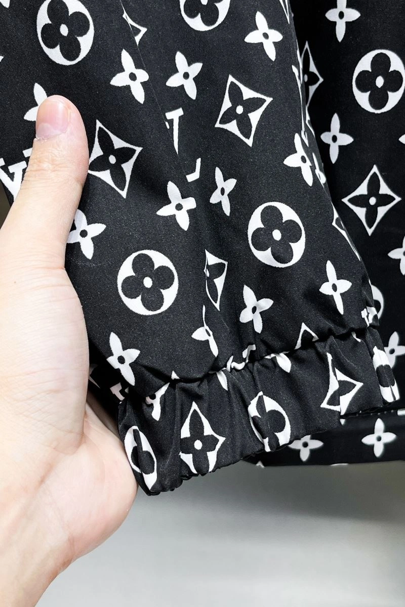 Minimalist Louis Vuitton Outwear 137762