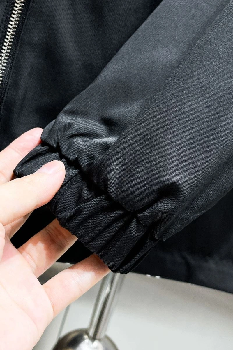 Minimalist Louis Vuitton Outwear 137762