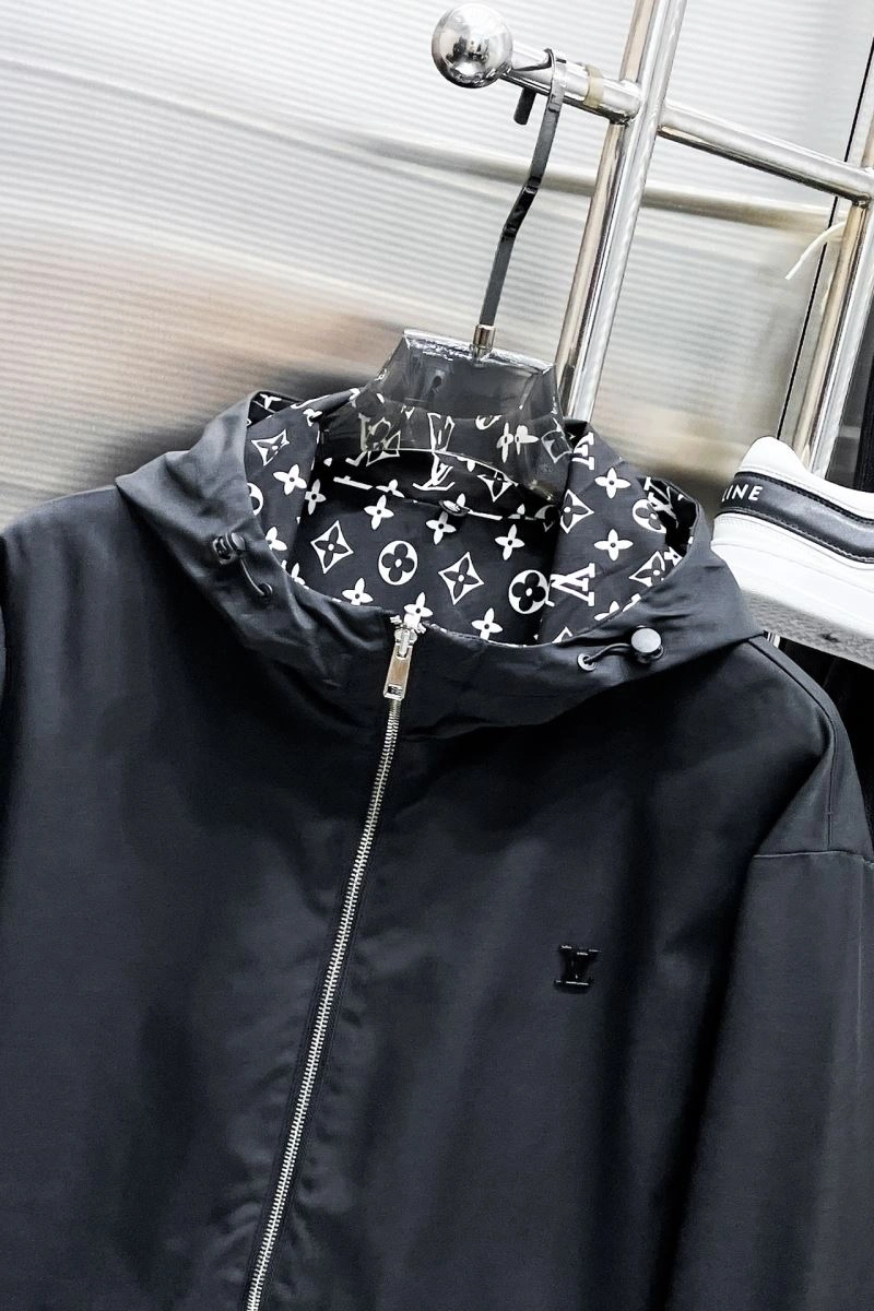 Minimalist Louis Vuitton Outwear 137762