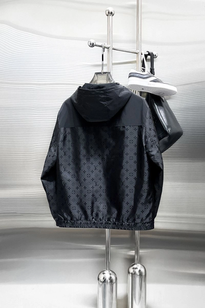 FashionForward Louis Vuitton Outwear 137755