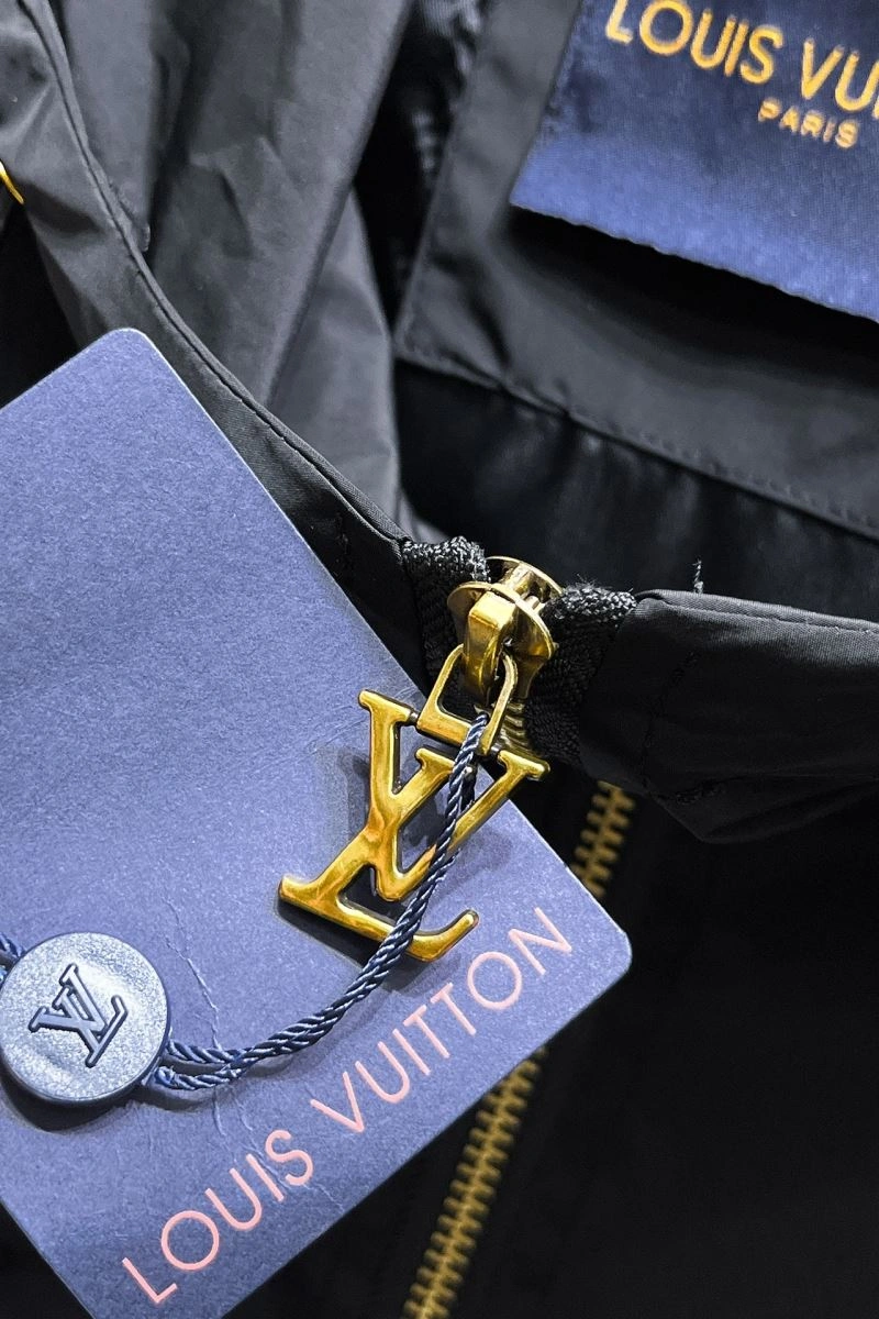 FashionForward Louis Vuitton Outwear 137755