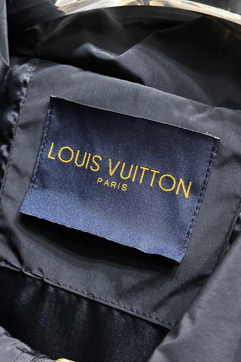 FashionForward Louis Vuitton Outwear 137755