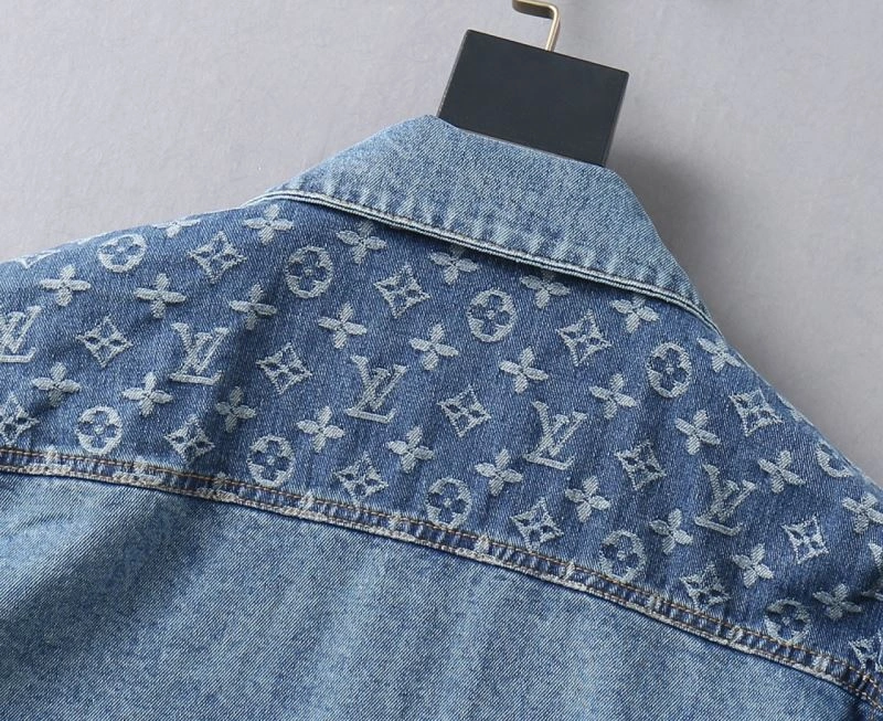Sophisticated Louis Vuitton Outwear 137756