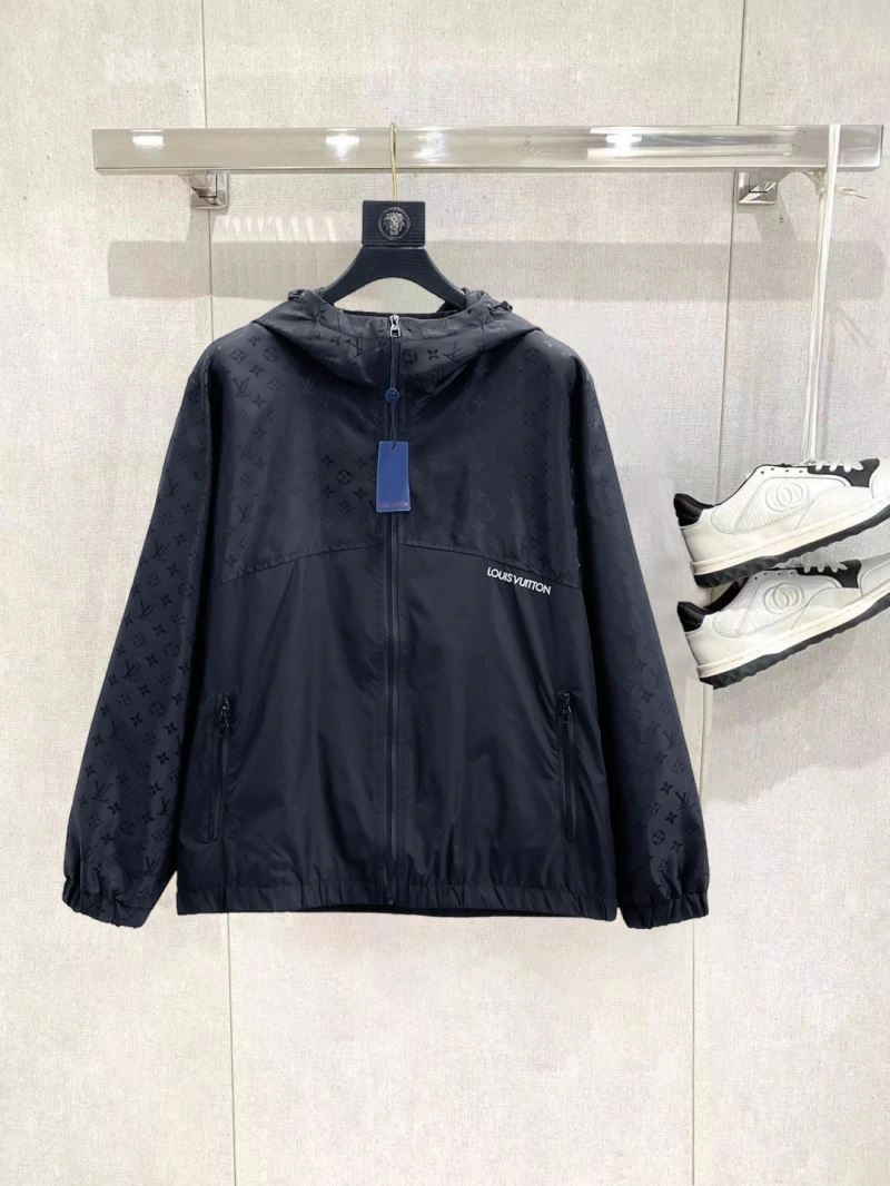WaterResistant Louis Vuitton Outwear 137752
