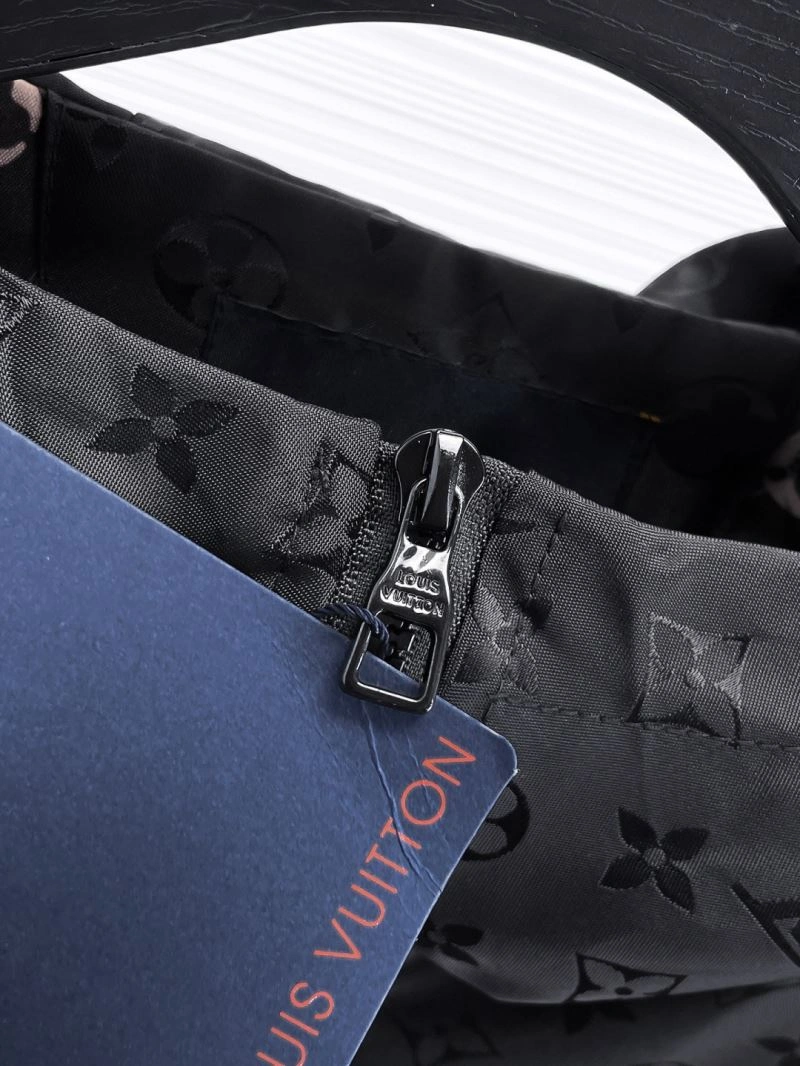 WaterResistant Louis Vuitton Outwear 137752