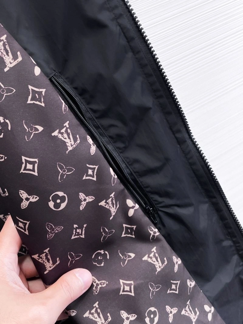WaterResistant Louis Vuitton Outwear 137752
