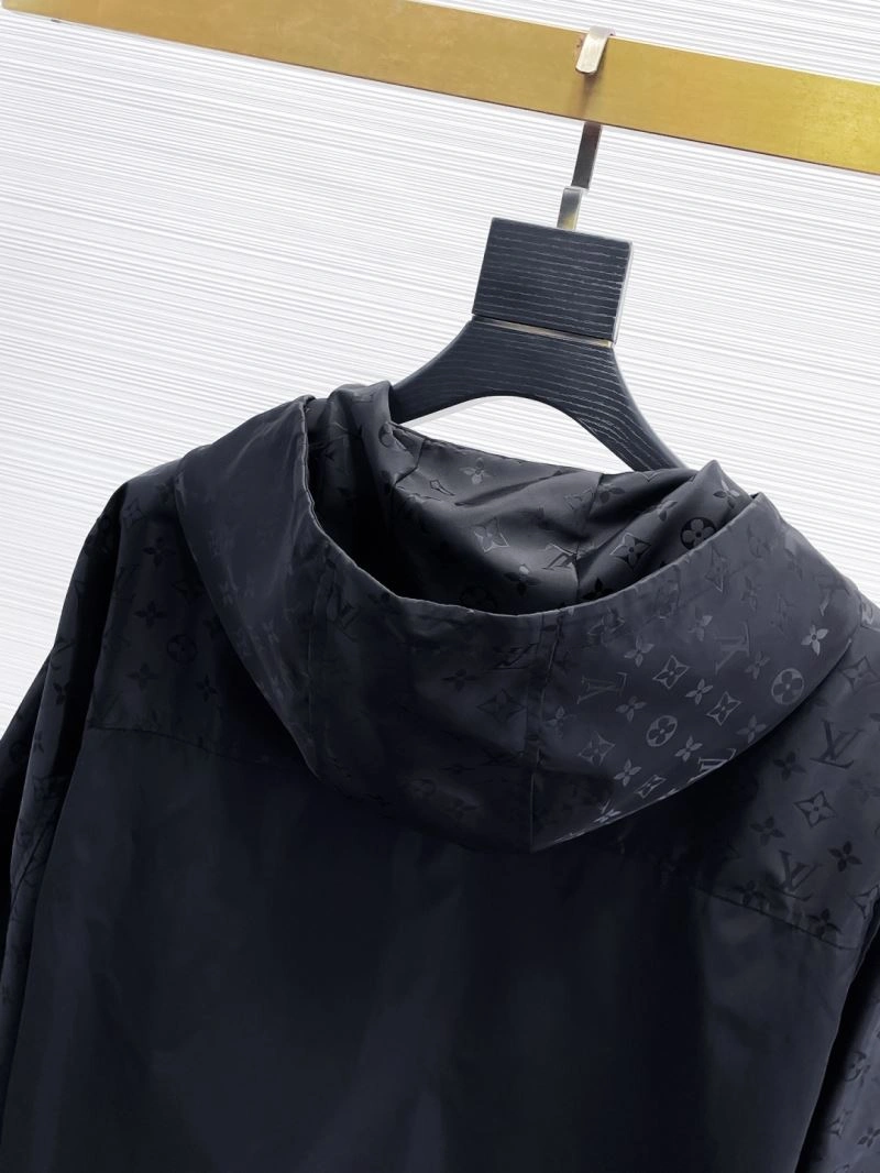 WaterResistant Louis Vuitton Outwear 137752