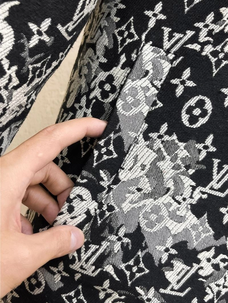 Louis Vuitton Outwear Lightweight 137740