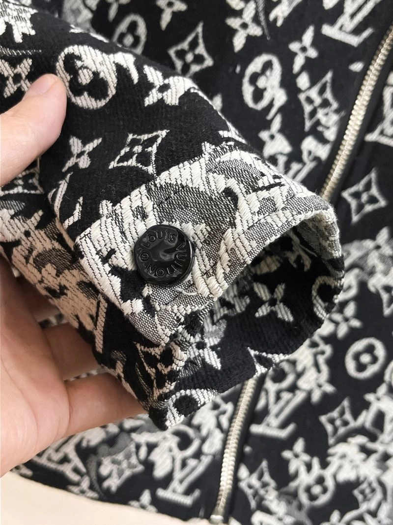 Louis Vuitton Outwear Lightweight 137740