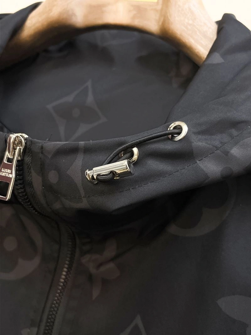 Louis Vuitton Outwear TimelessDesign 137742