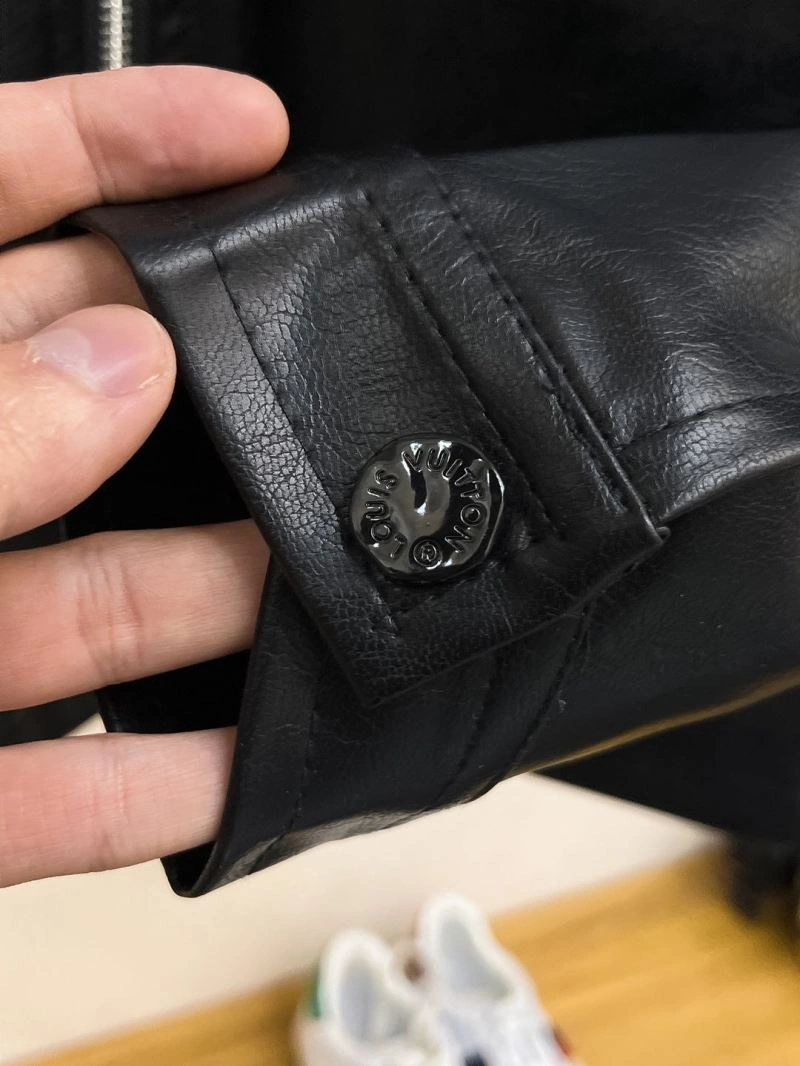 MoistureWicking Louis Vuitton Outwear 137737