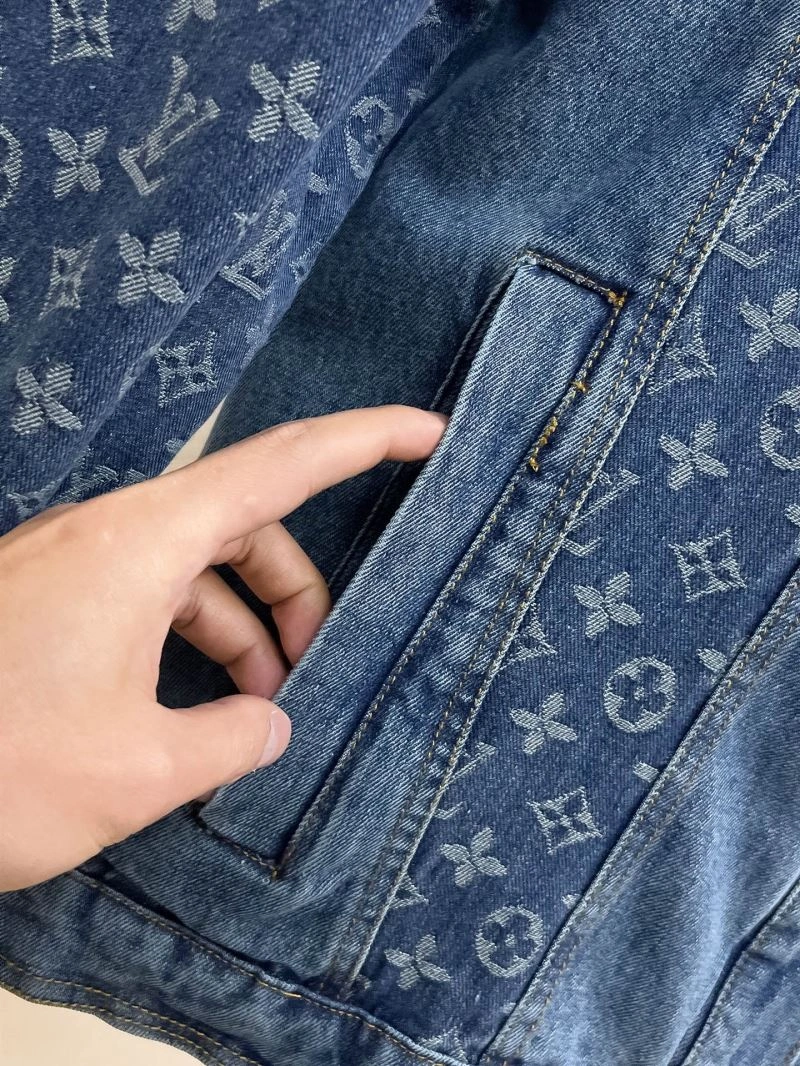 Louis Vuitton Outwear Sleek 137732