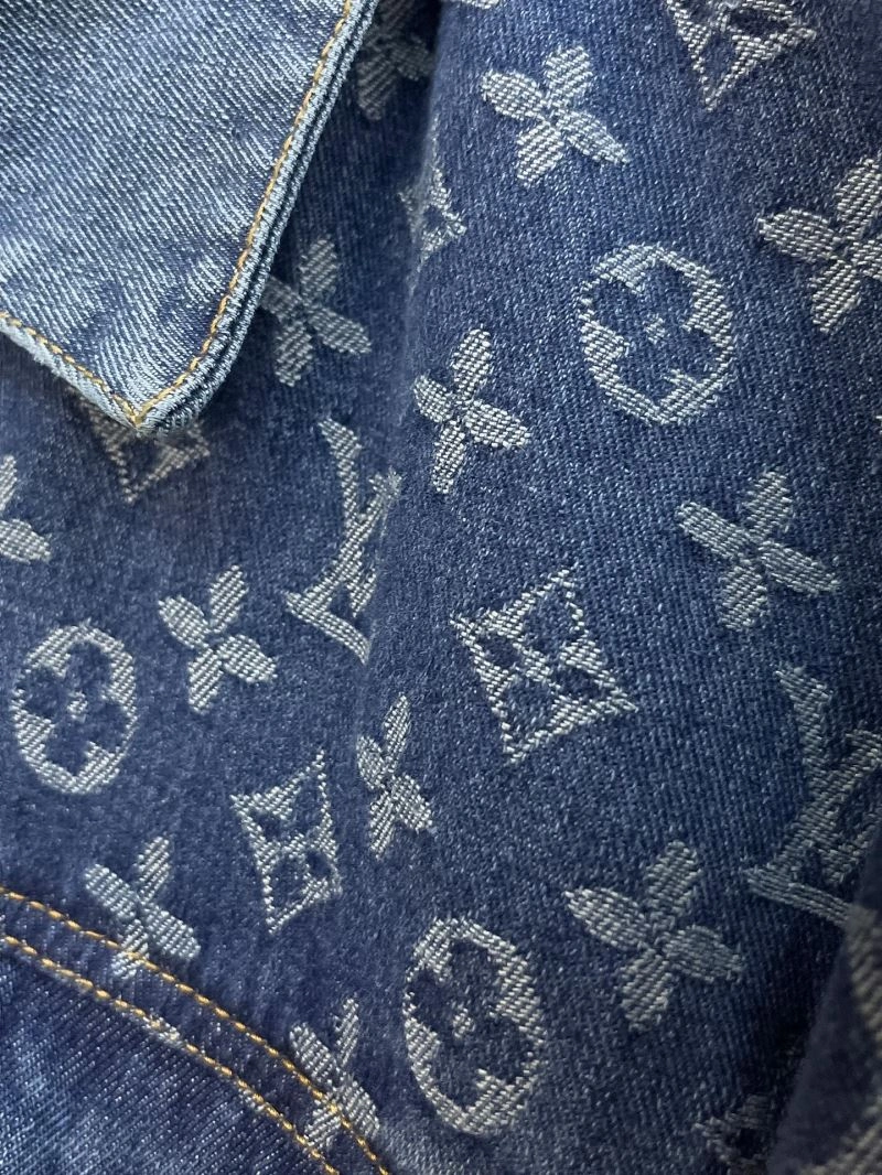 Louis Vuitton Outwear Sleek 137732