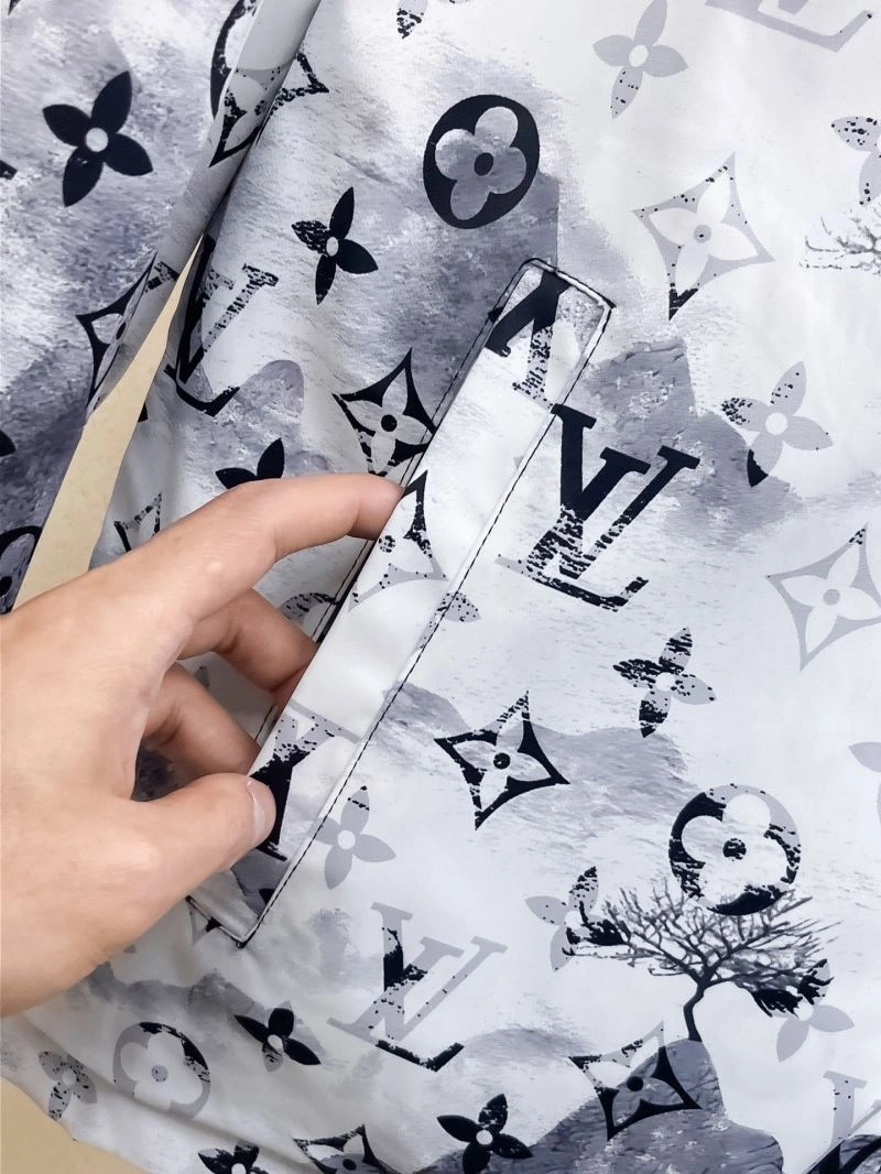 TimelessDesign Louis Vuitton Outwear 137736
