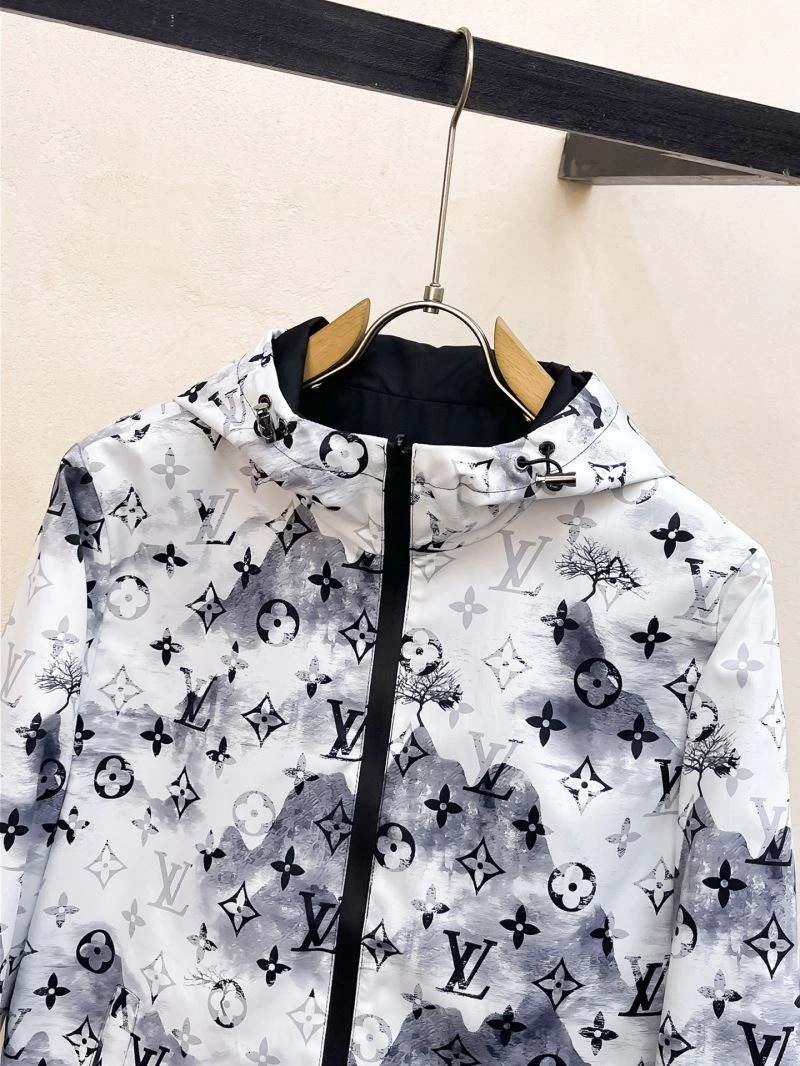 TimelessDesign Louis Vuitton Outwear 137736