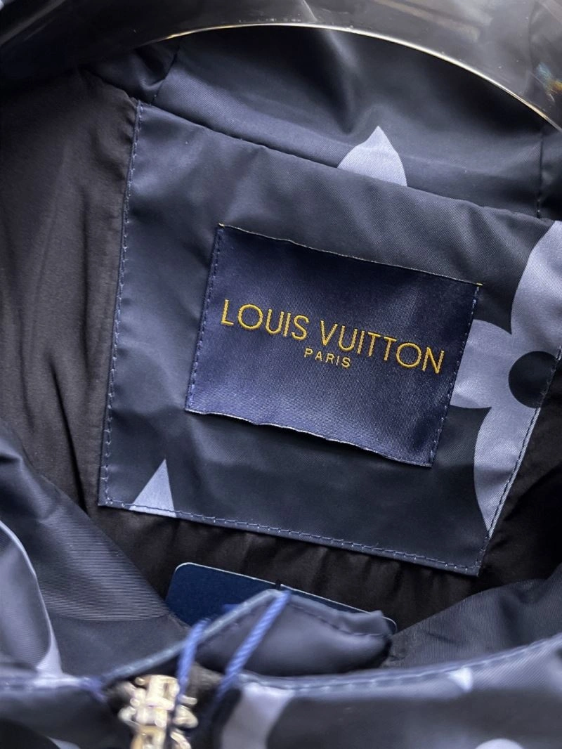 Sustainable Louis Vuitton Outwear 137730