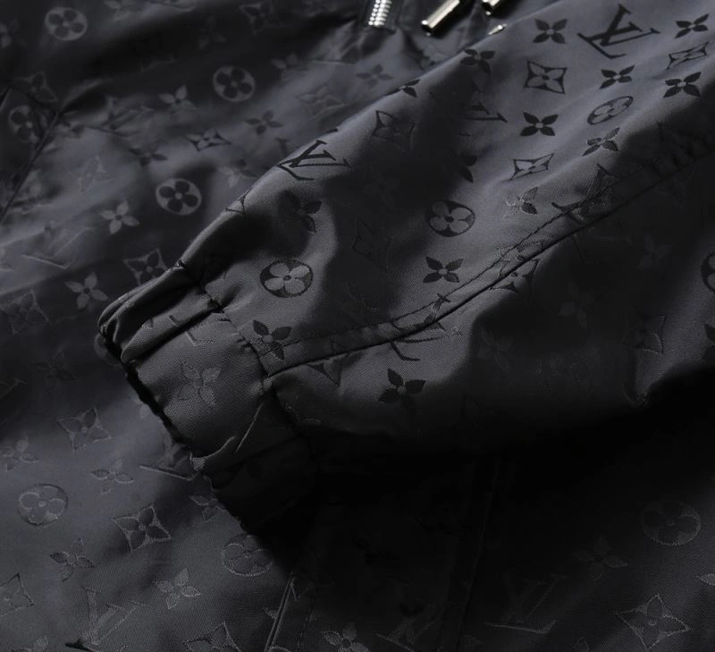 Louis Vuitton Outwear Chic 137724