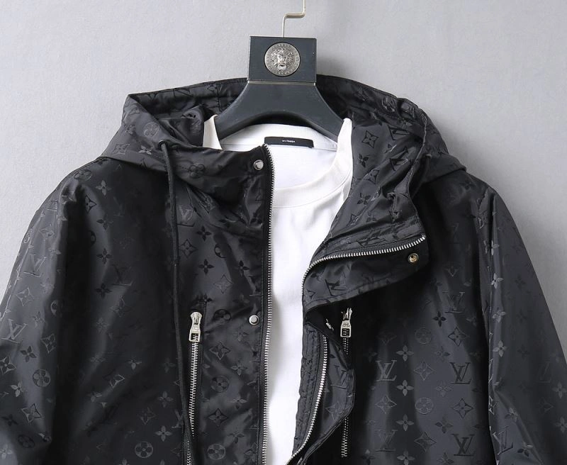 Louis Vuitton Outwear Chic 137724