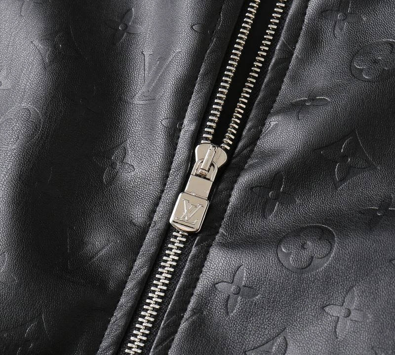 Refined Louis Vuitton Outwear 137723