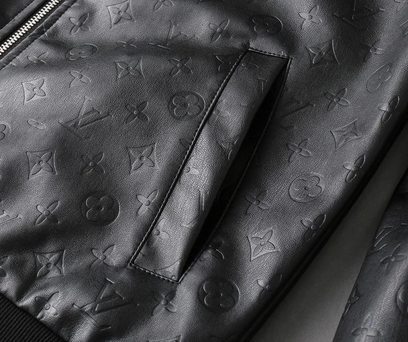 Refined Louis Vuitton Outwear 137723
