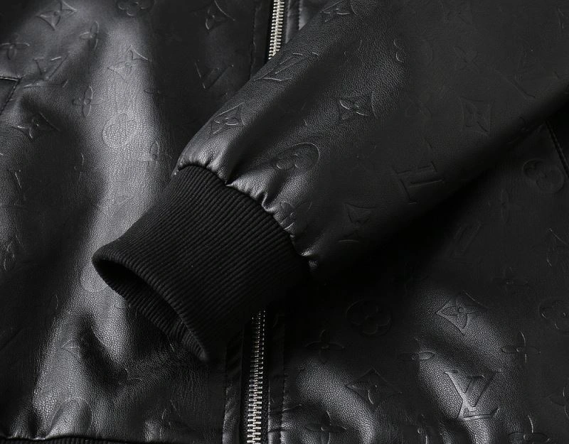 Refined Louis Vuitton Outwear 137723