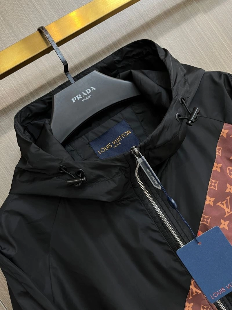 Flexible Louis Vuitton Outwear 137726