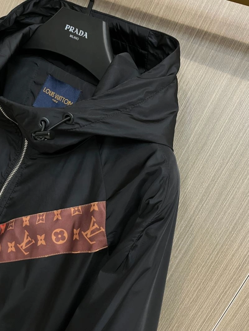 Flexible Louis Vuitton Outwear 137726