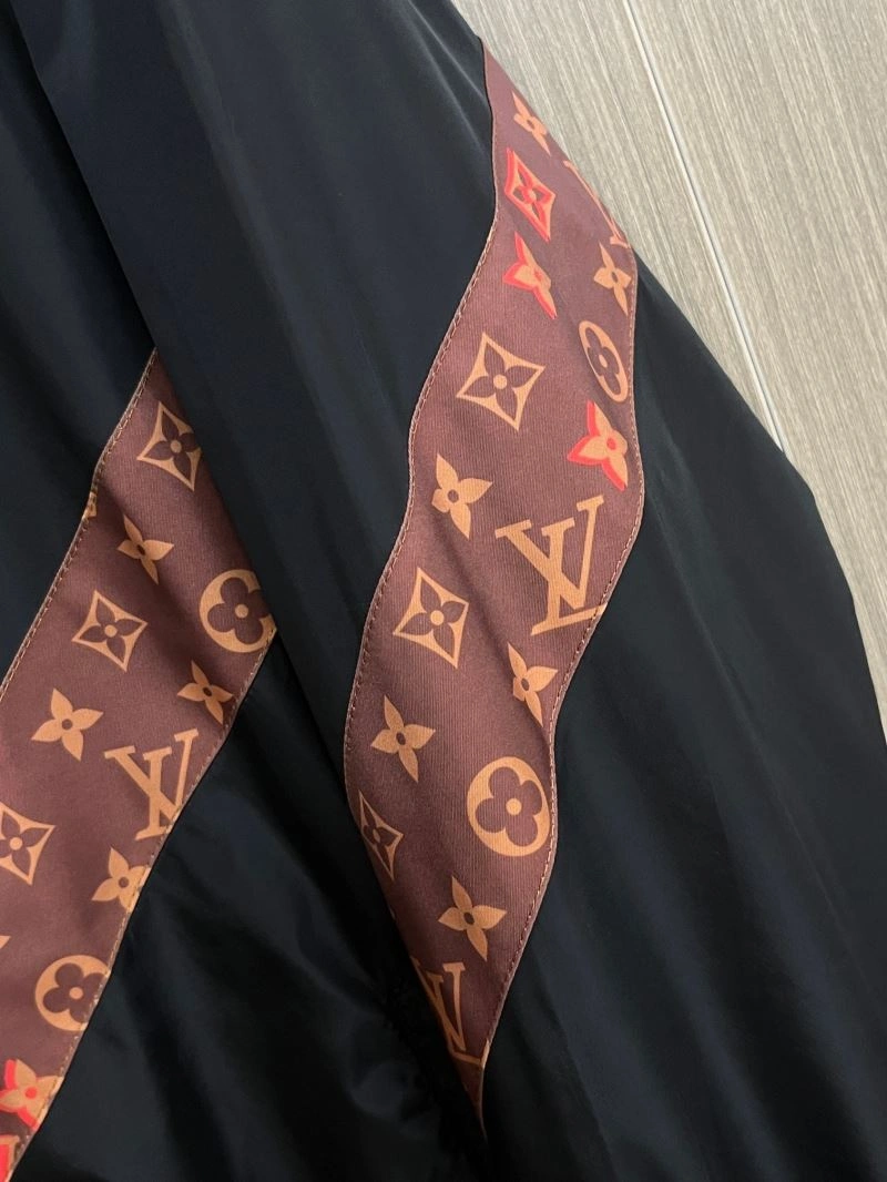 Flexible Louis Vuitton Outwear 137726