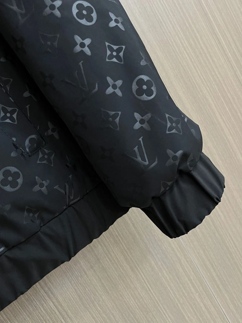 Louis Vuitton Outwear AllSeason 137714